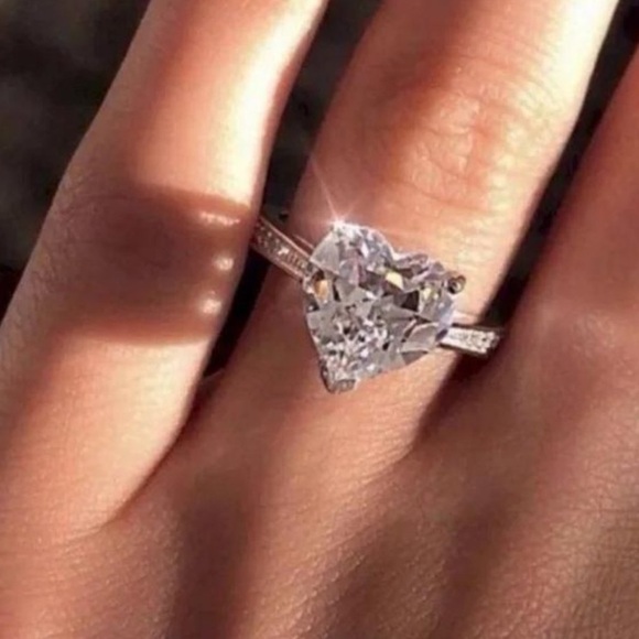 NEW HEART 925 STERLING SILVER DIAMOND RING